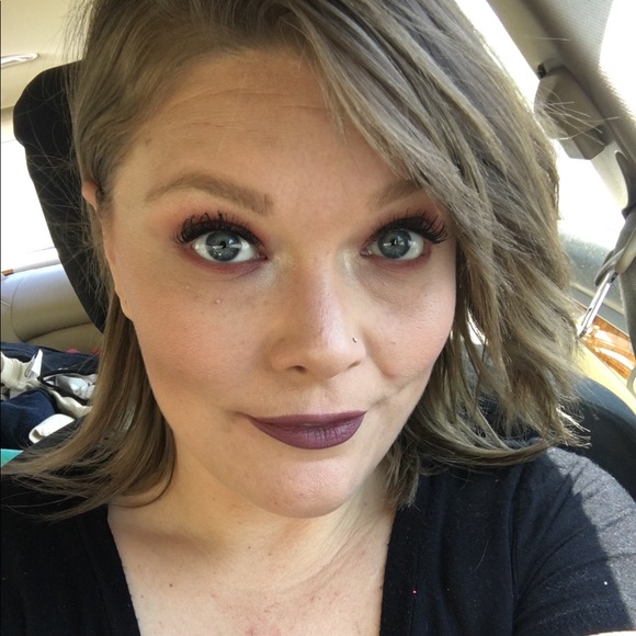 Meet your Posher, Tabitha - Picture 1 of 1